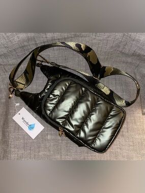 Wanderfull Hydrobag Puffer Water Bottle Crossbody Bag Green Camo Strap